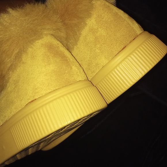 Comfy MOCCASINS - Picture 11 of 14
